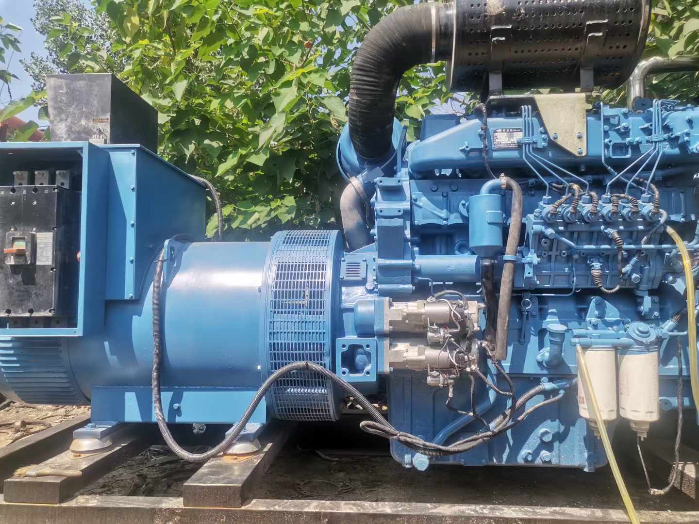 临泉详细说明降低 800kW 柴油发电机输出电流波动的方法